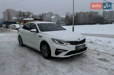 Седан Kia K5 2018 в Киеве