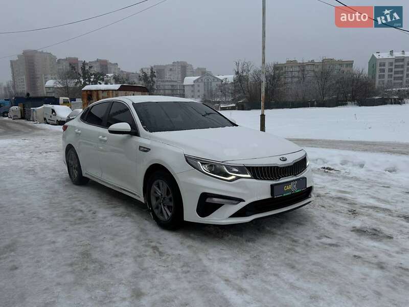 Седан Kia K5 2018 в Киеве