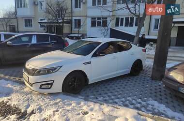 Седан Kia K5 2015 в Буче