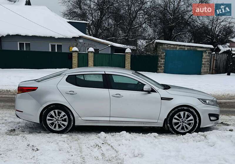 Седан Kia K5 2013 в Киеве