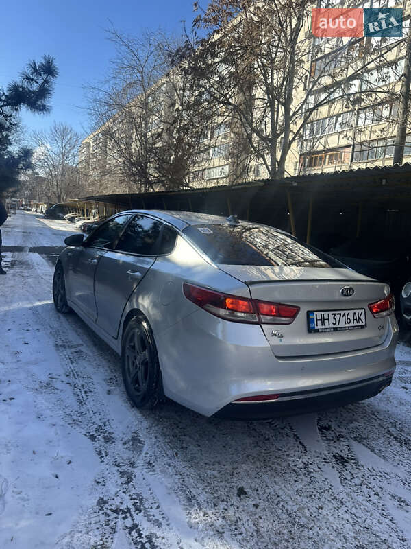 Седан Kia K5 2016 в Одессе