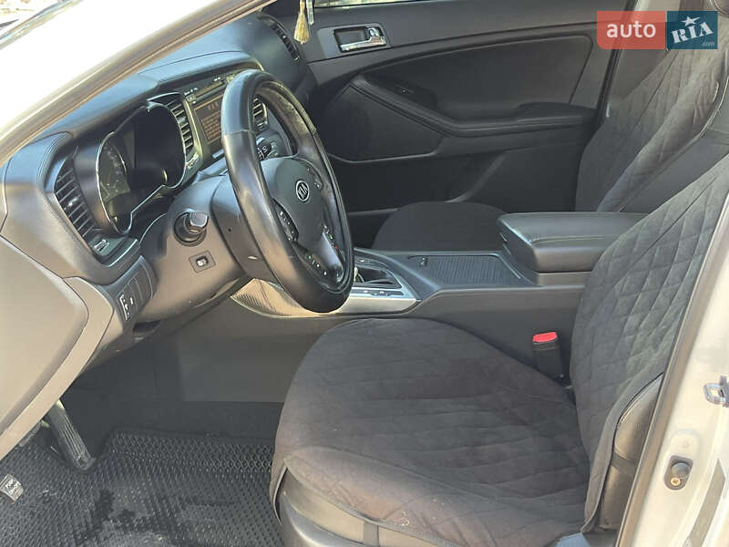 Седан Kia K5 2011 в Киеве