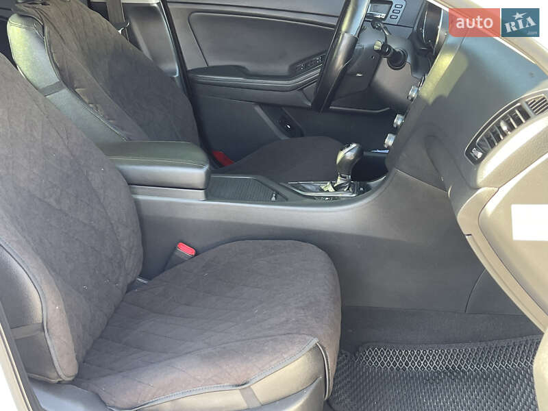 Седан Kia K5 2011 в Киеве