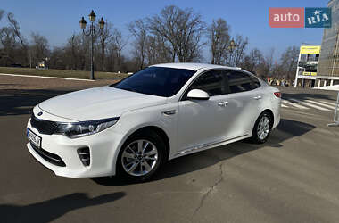 Седан Kia K5 2017 в Одессе