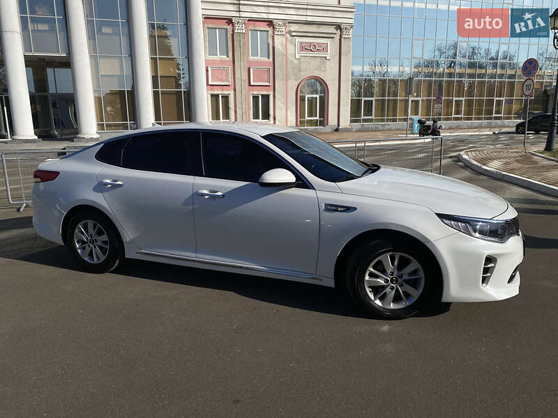 Седан Kia K5 2017 в Одесі