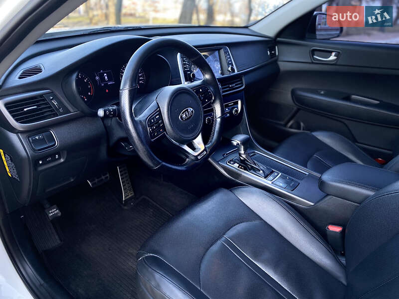 Седан Kia K5 2017 в Одесі