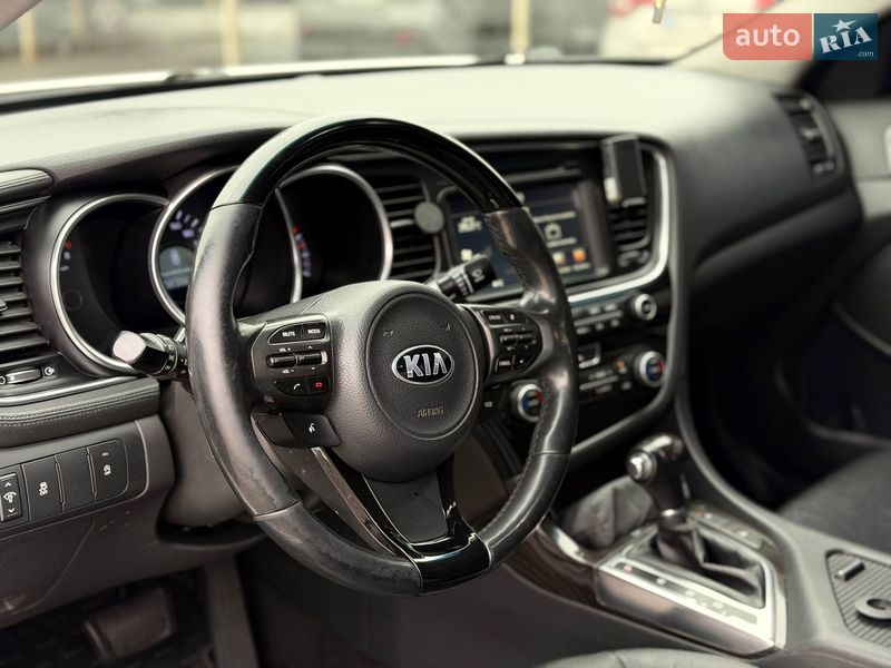 Седан Kia K5 2013 в Кривом Роге