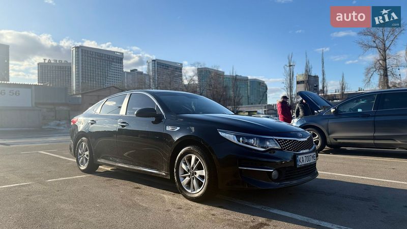 Седан Kia K5 2016 в Киеве
