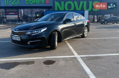 Седан Kia K5 2016 в Киеве