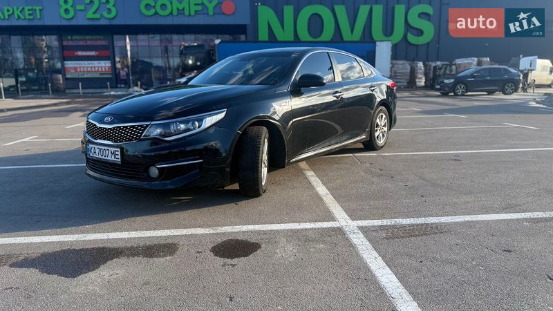 Седан Kia K5 2016 в Киеве