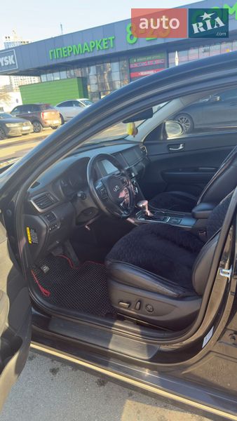 Седан Kia K5 2016 в Киеве