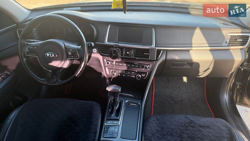 Седан Kia K5 2016 в Киеве
