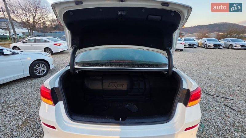 Седан Kia K5 2018 в Києві
