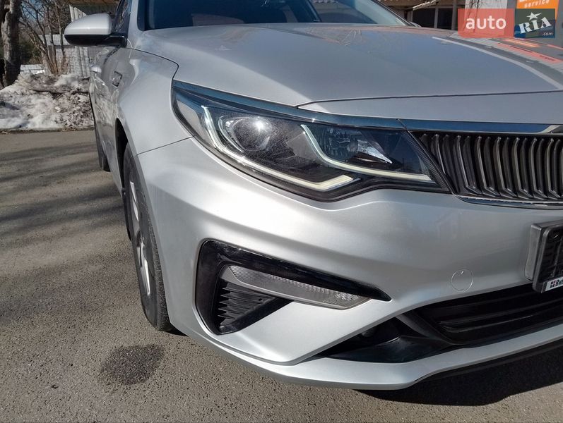 Седан Kia K5 2018 в Киеве
