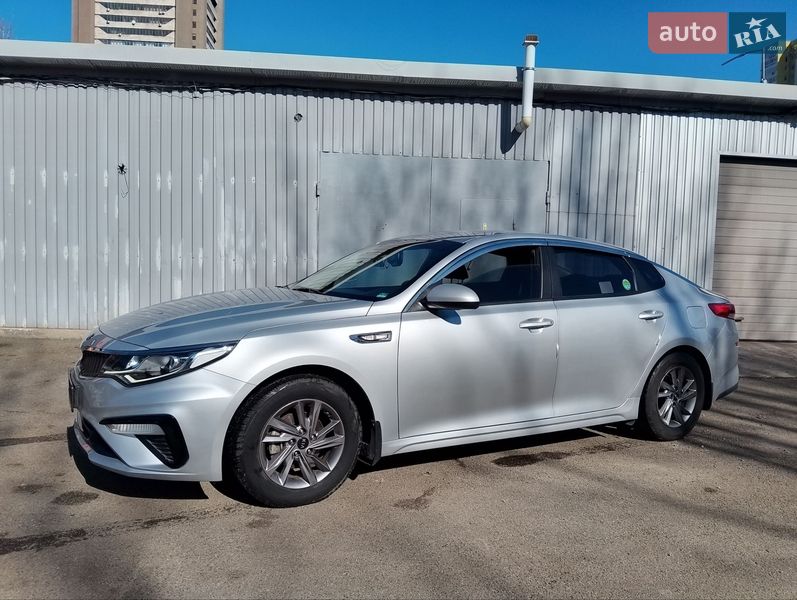 Седан Kia K5 2018 в Киеве