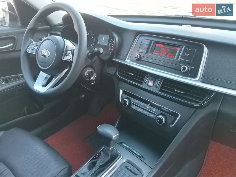 Седан Kia K5 2018 в Киеве
