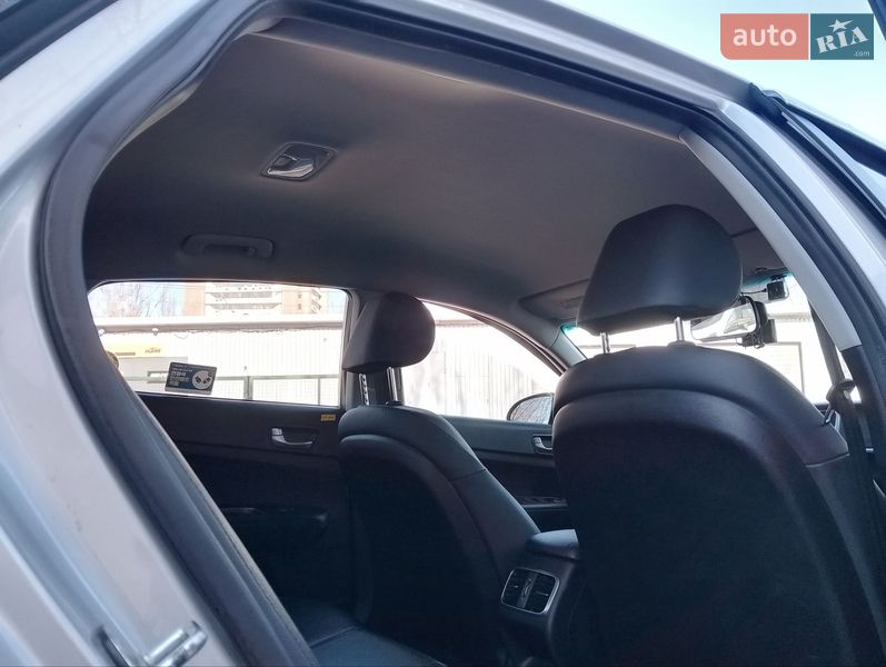 Седан Kia K5 2018 в Киеве