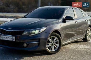 Седан Kia K5 2015 в Днепре