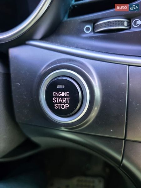 Седан Kia K5 2014 в Ірпені