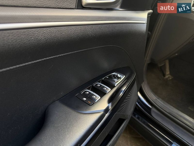 Седан Kia K5 2020 в Киеве