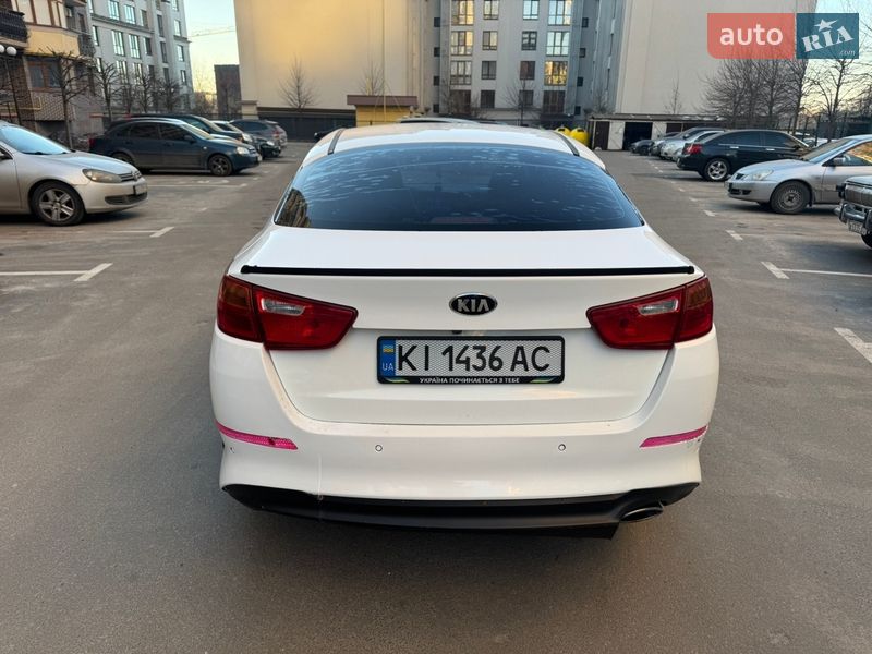 Седан Kia K5 2015 в Киеве
