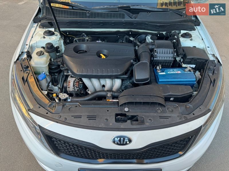 Седан Kia K5 2015 в Киеве