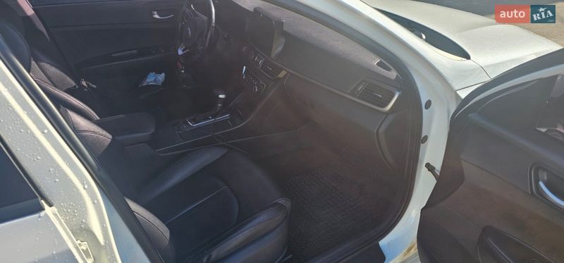 Седан Kia K5 2017 в Киеве