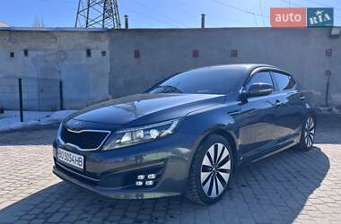 Седан Kia K5 2013 в Черновцах