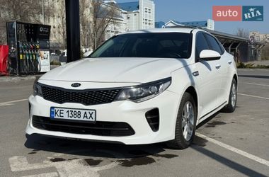Седан Kia K5 2017 в Днепре