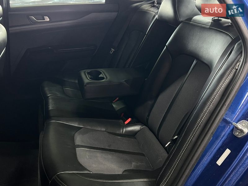 Седан Kia K5 2020 в Одесі