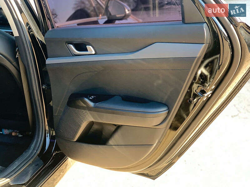 Седан Kia K5 2020 в Виннице