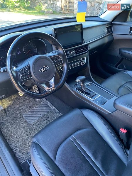 Седан Kia K5 2016 в Киеве