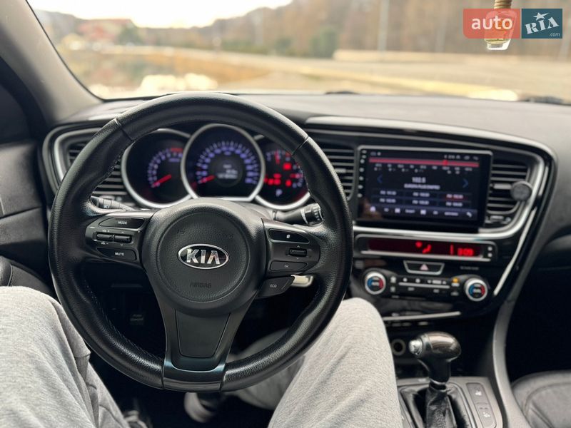 Седан Kia K5 2015 в Днепре