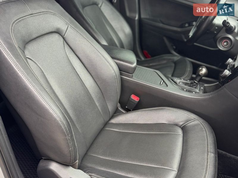 Седан Kia K5 2015 в Днепре