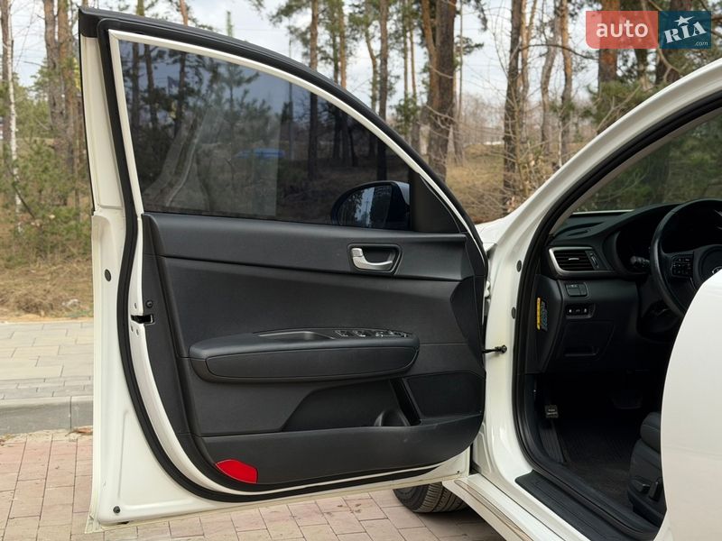 Седан Kia K5 2017 в Киеве