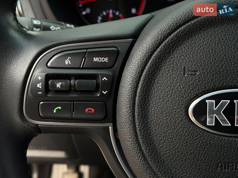 Седан Kia K5 2017 в Киеве