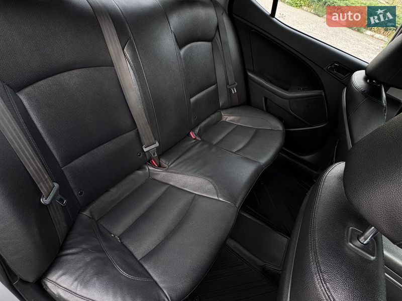 Седан Kia K5 2014 в Киеве