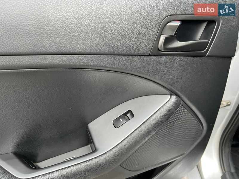 Седан Kia K5 2014 в Киеве