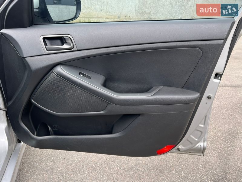 Седан Kia K5 2014 в Киеве