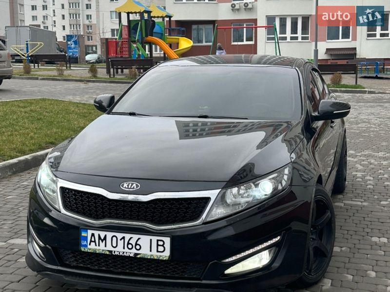 Седан Kia K5 2010 в Виннице