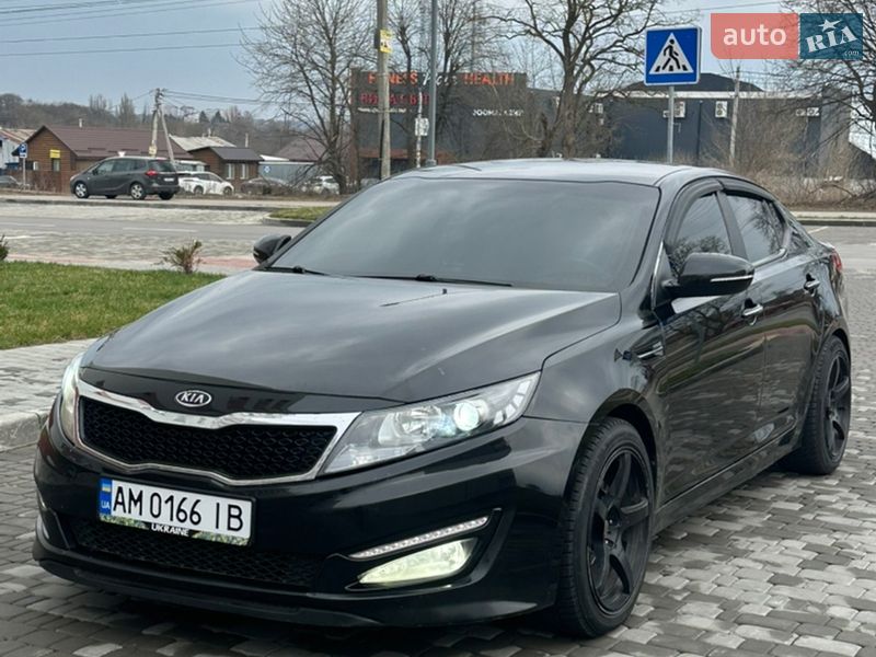 Седан Kia K5 2010 в Виннице