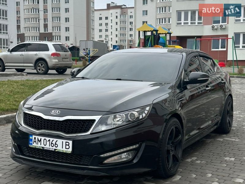 Седан Kia K5 2010 в Виннице