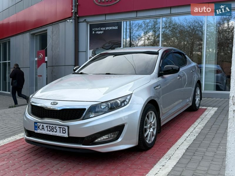 Седан Kia K5 2011 в Запоріжжі