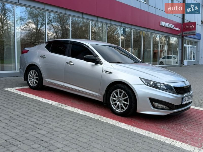 Седан Kia K5 2011 в Запоріжжі