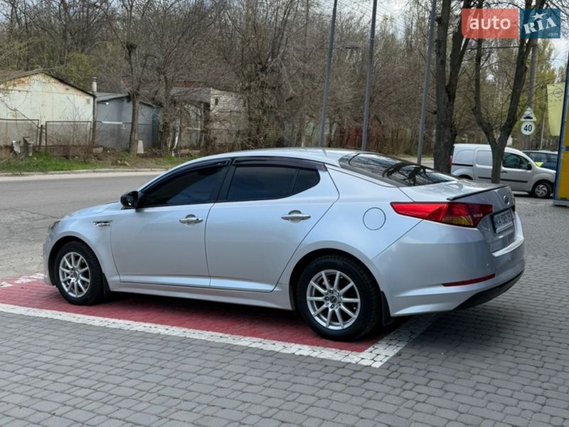 Седан Kia K5 2011 в Запоріжжі
