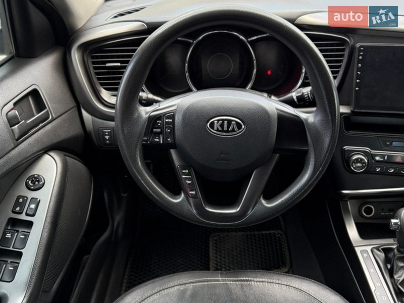 Седан Kia K5 2011 в Запоріжжі