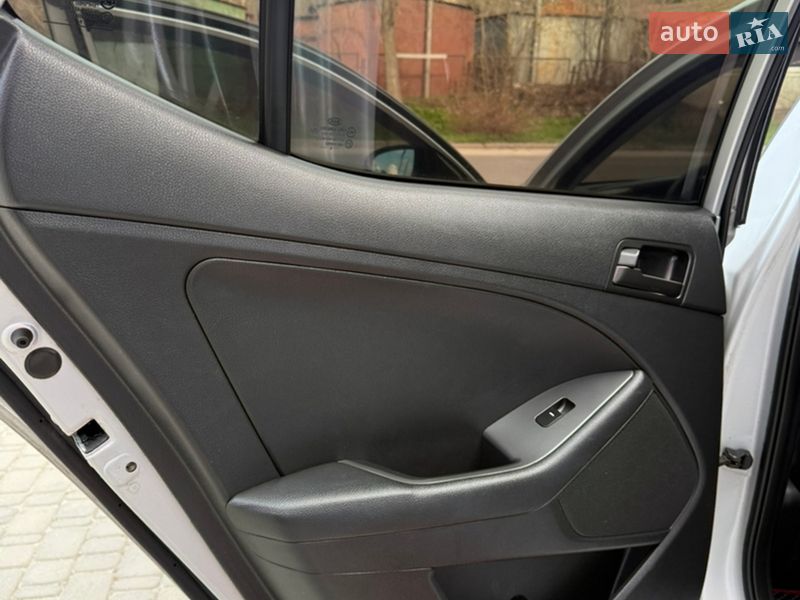 Седан Kia K5 2011 в Запоріжжі