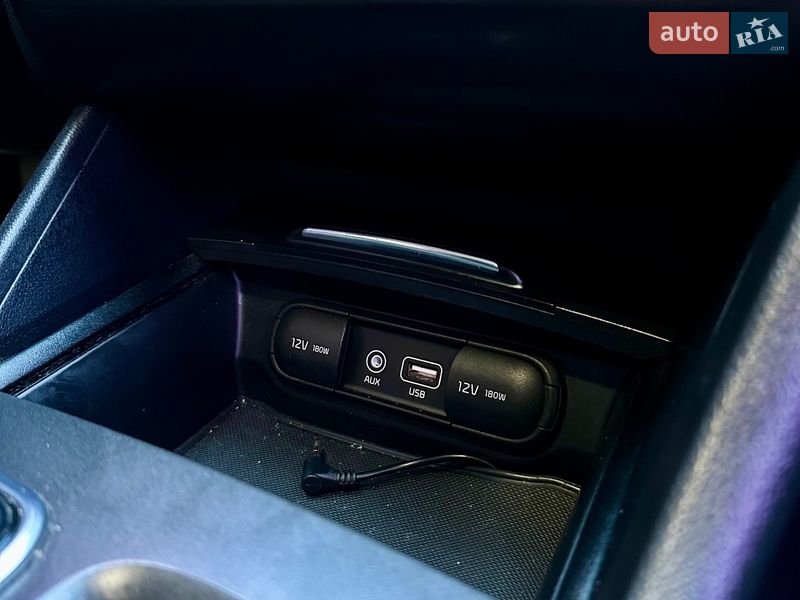 Седан Kia K5 2016 в Києві фото 44 Седан Kia K5 2016 в Києві