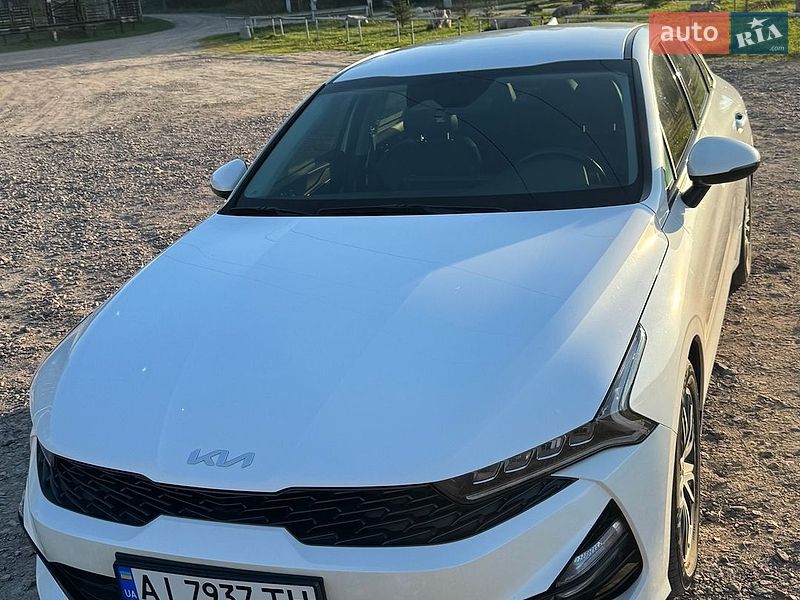Седан Kia K5 2022 в Калиновке