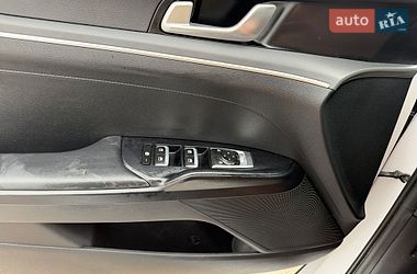 Седан Kia K5 2021 в Житомирі